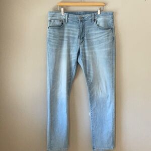 AE men’s slim jeans light wash